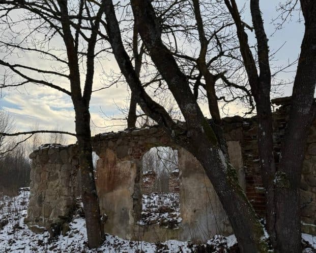 Болтуп. Руины усадьбы Снядецких.