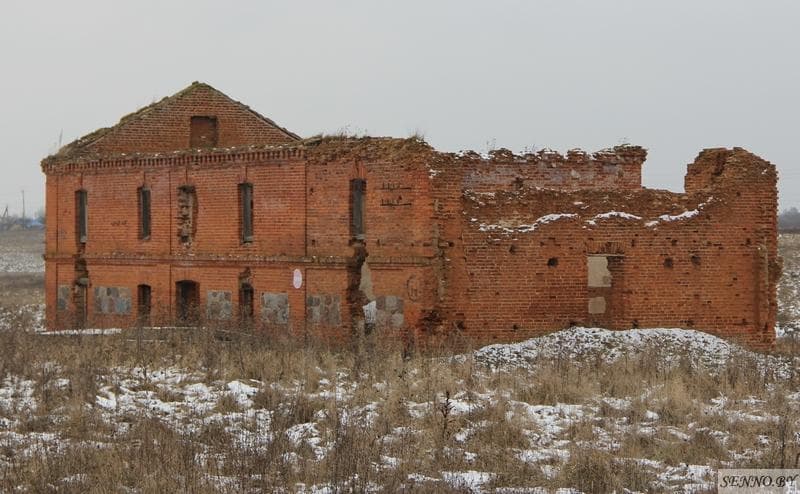 Мощёны. Руины мельницы.
