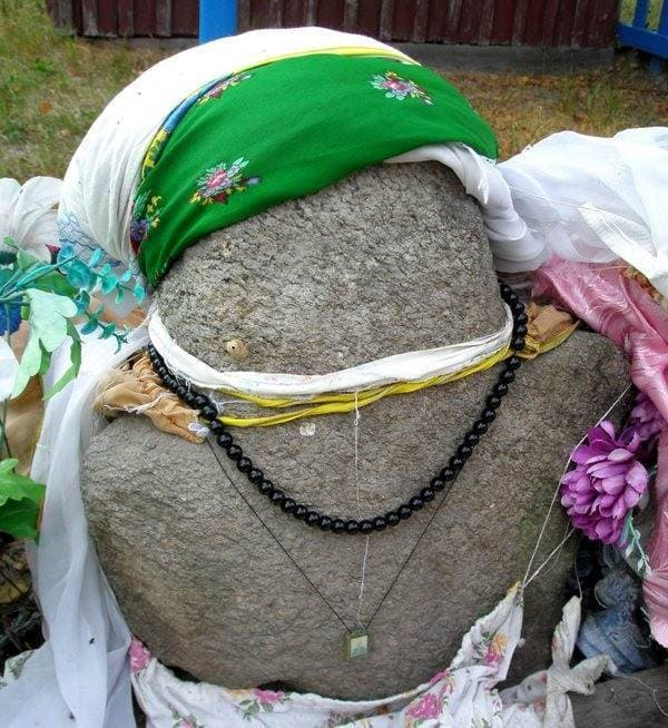 Данилевичи. "Каменная" девочка.