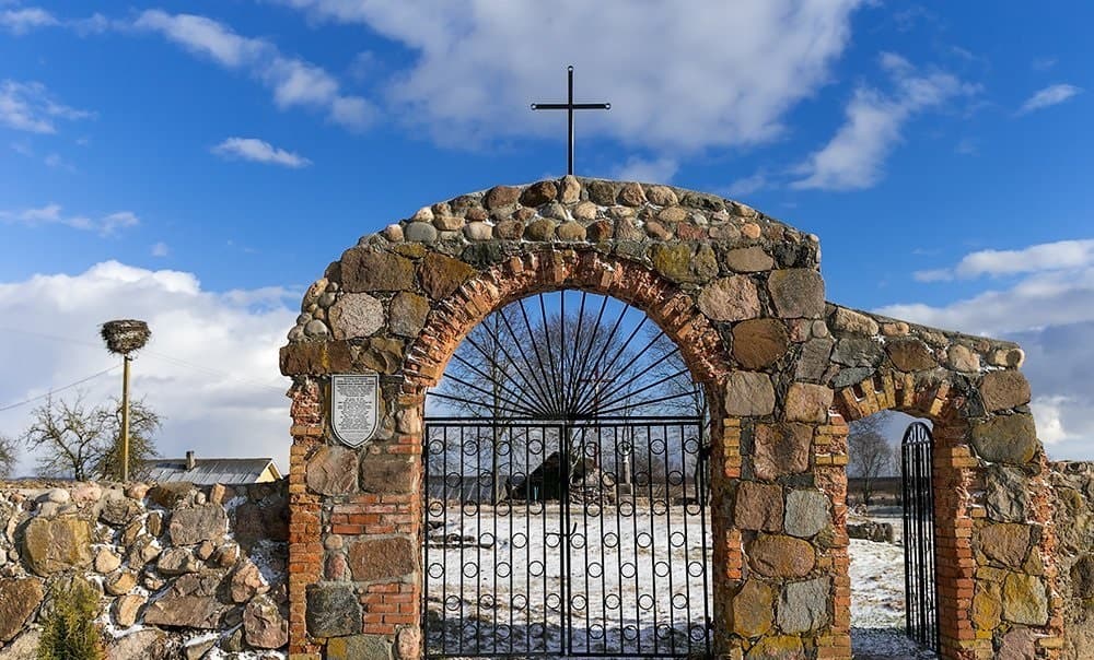Oborok. The remains of the Church of St. Roch.