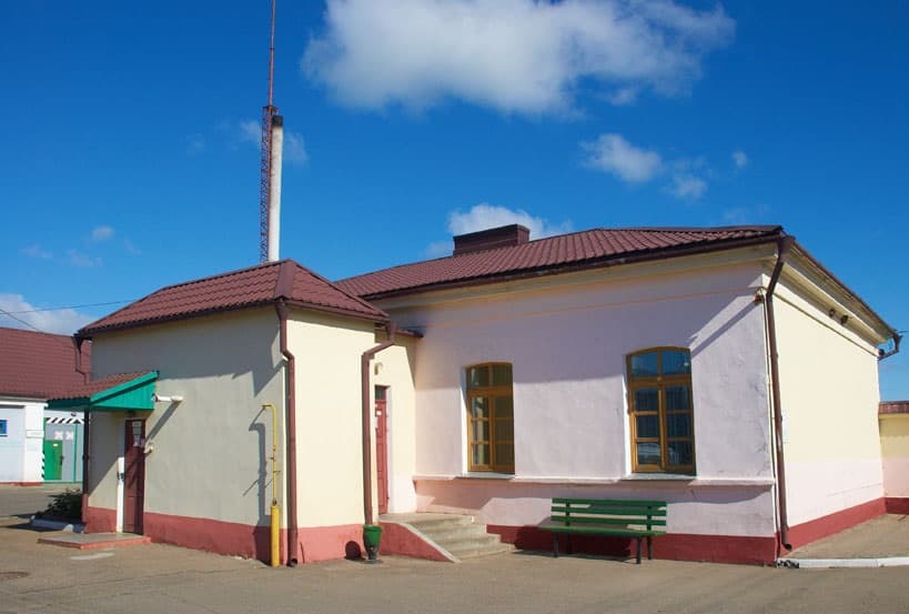 Сіняўка. Будынак былой паштовай станцыі.