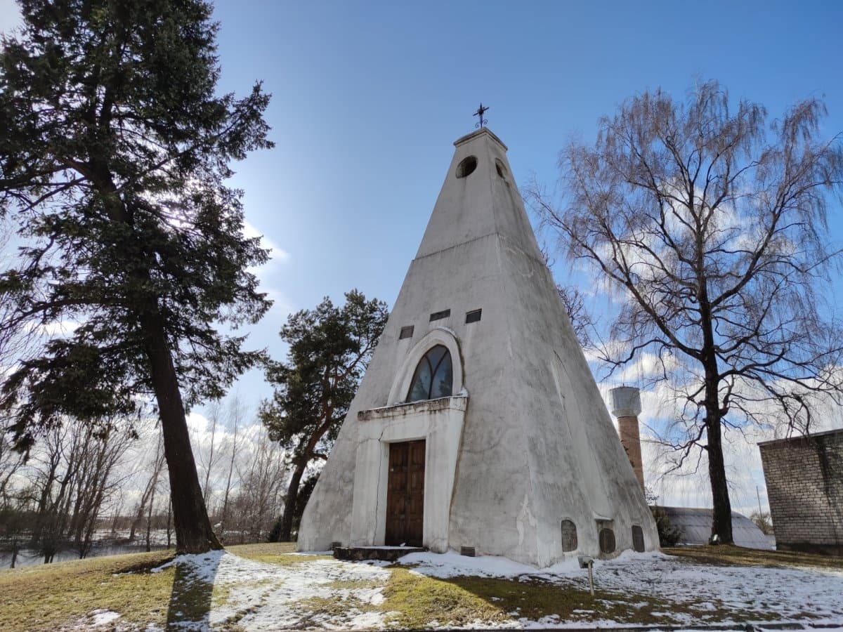 Малиновщина. Часовня-усыпальница Свенторжецких.