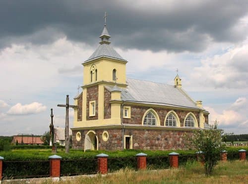 Pelesa. The Church of St. Linus.