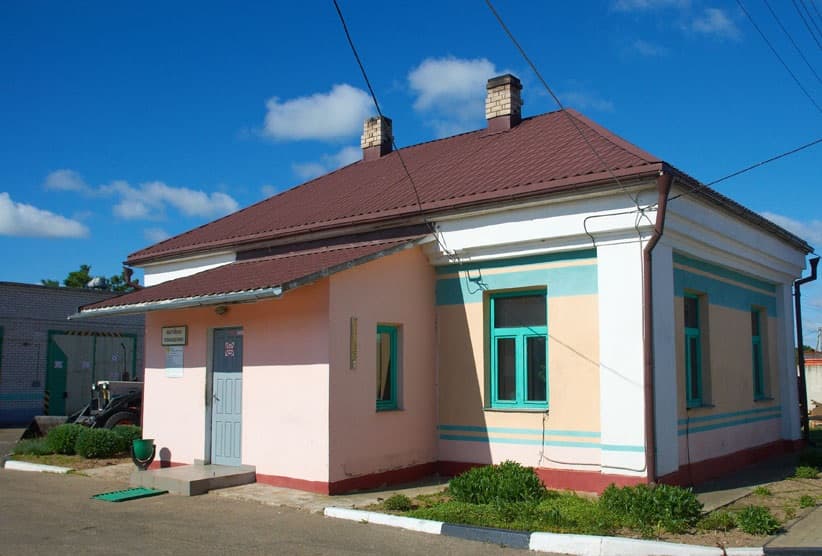 Сіняўка. Будынак былой паштовай станцыі.