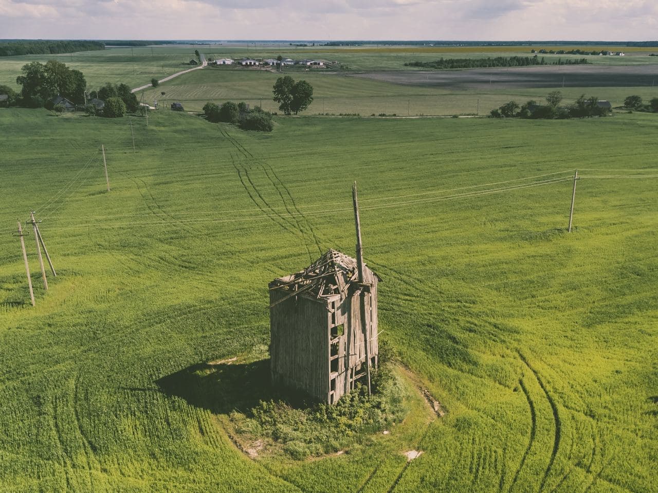 Urved. Ruins of a windmill.