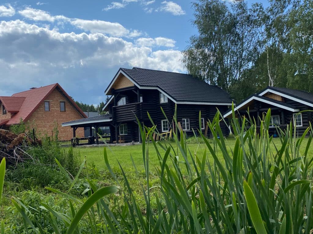 Samokhvalovichi. The former Unikhovskys estate "Rusinovichi"