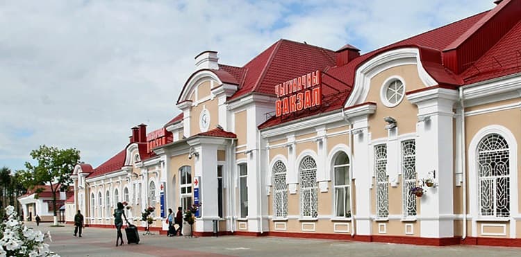 Molodechno. The railway station building.