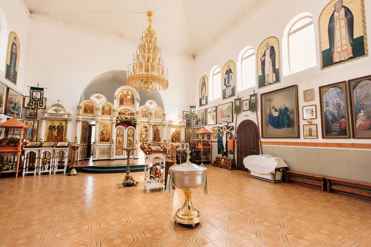Maloe Podlesye. Holy Trinity Church.