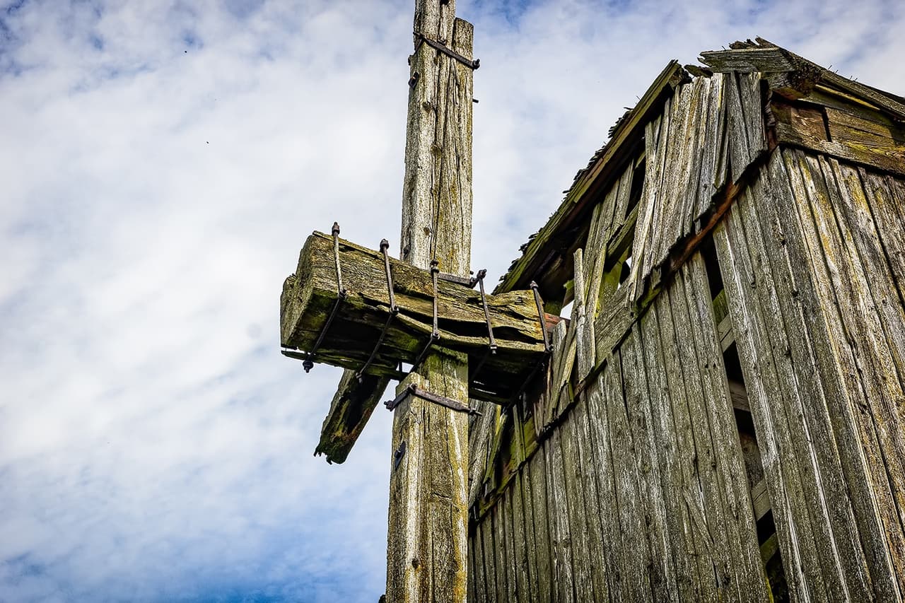Urved. Ruins of a windmill.