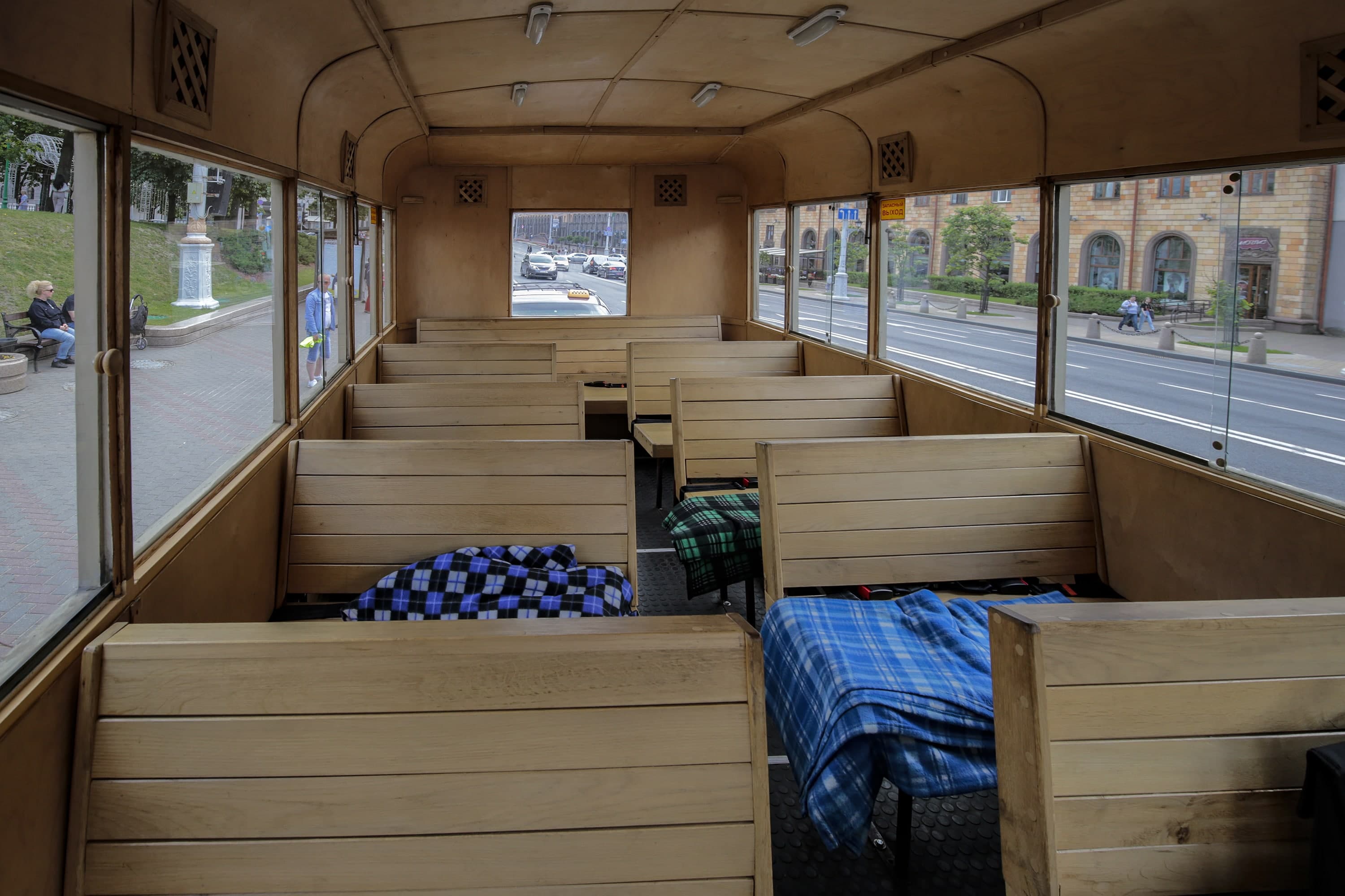 Минск. Экскурсия по городу на ретро-автобусе 1930-х годов.