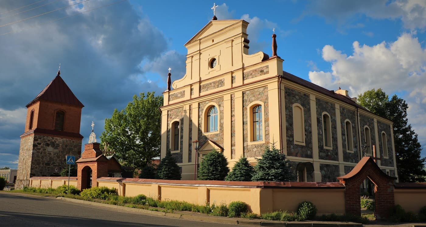 Volkolata. The Catholic church of St. John the Baptist.