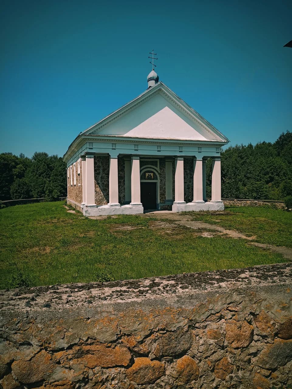 Gornostaevichi. The Church of the Holy Apostles Peter and Paul.