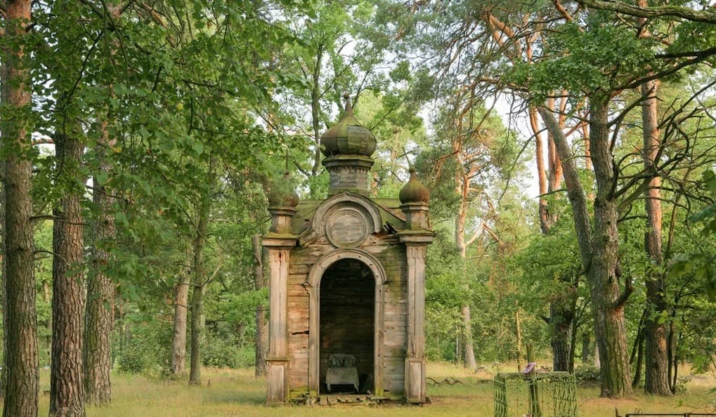 Ленин. Крестовоздвиженская часовня.
