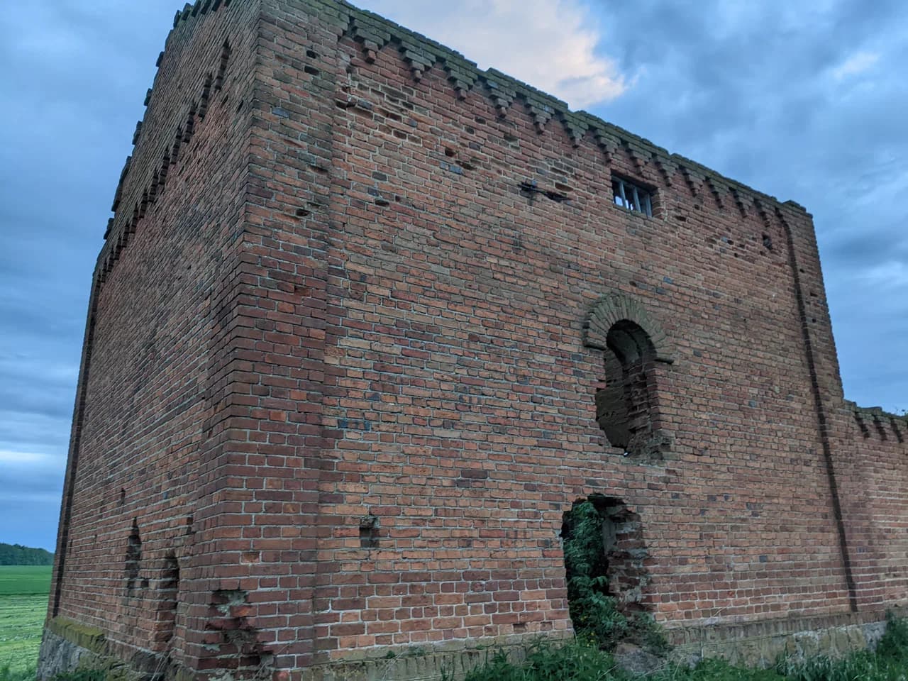 Савичи. Руины бровара усадьбы Войниловичей.