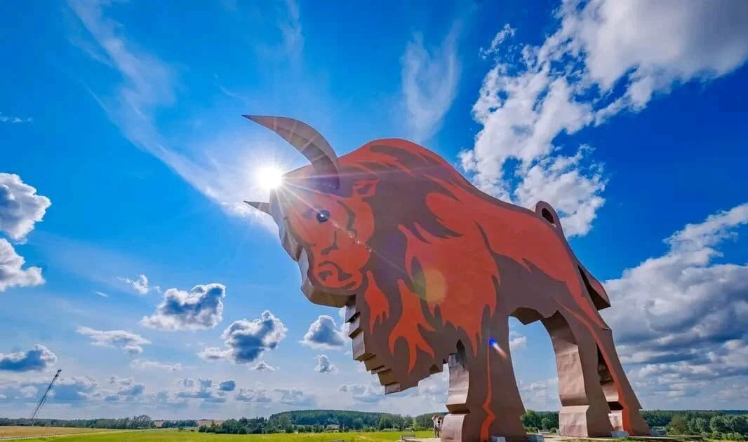 Sculpture of a bison on the M1 highway.