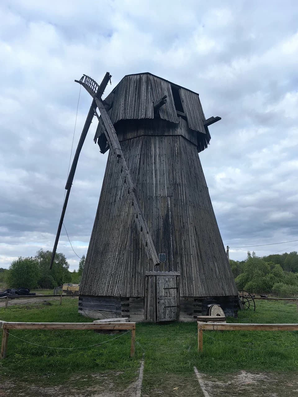 Мольча. Дзеючы вятрак ("хутар Ніколін Востраў").