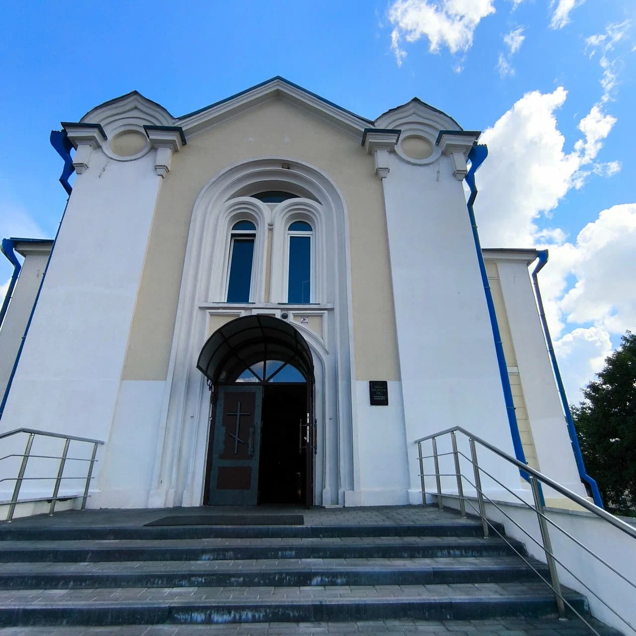 Dzerzhinsk. Intercession church.