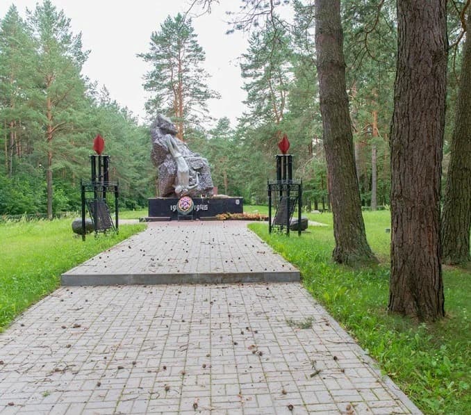 Глубокое. Мемориальный комплекс "Урочище Борок".