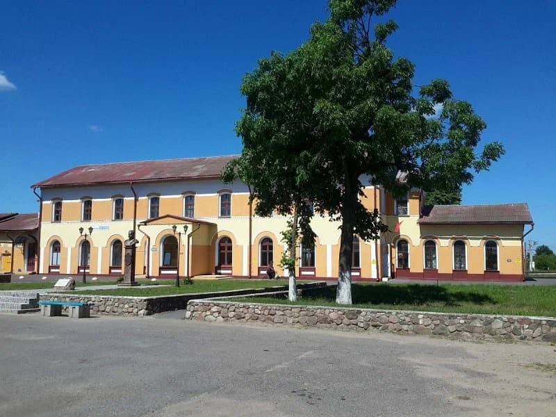 Шуміліна. Чыгуначная станцыя 1866 года пабудовы.