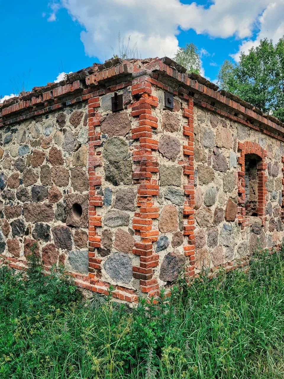 Rudnya Pilnyanskaya. Ruins of a watermill.
