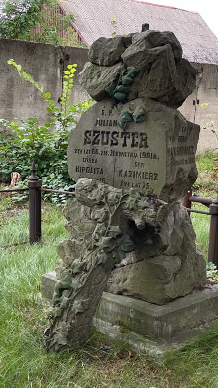 Brest. Catholic cemetery and tomb of the 19th century.