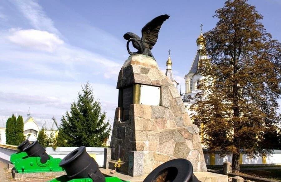 Кобрын. Помнік у гонар перамогі ў вайне 1812 года.