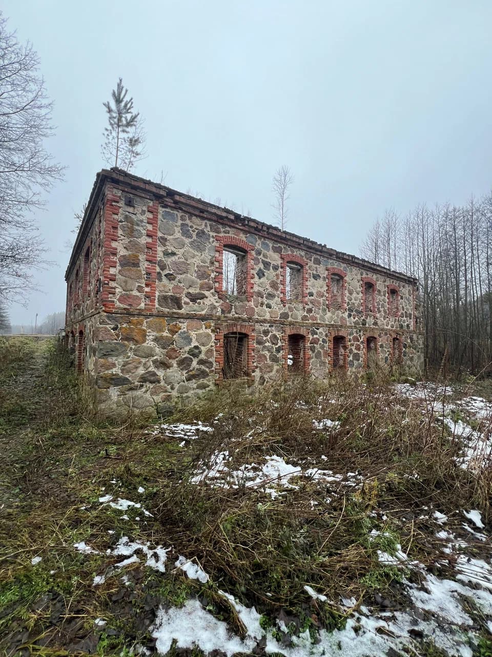 Rudnya Pilnyanskaya. Ruins of a watermill.