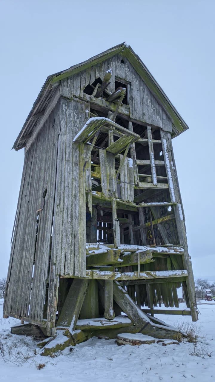 Urved. Ruins of a windmill.