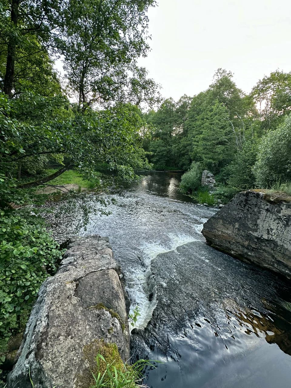 Waterfall on the Stracha River.