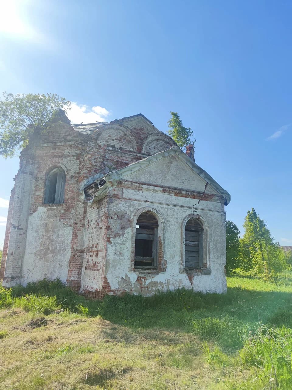 Сідаравічы. Руіны царквы і паштовая станцыя XIX стагоддзя.
