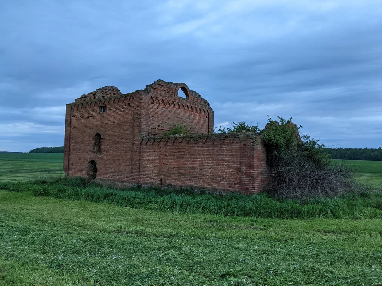 Савичи. Руины бровара усадьбы Войниловичей.