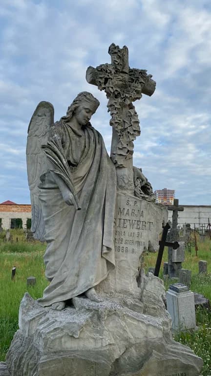 Brest. Catholic cemetery and tomb of the 19th century.