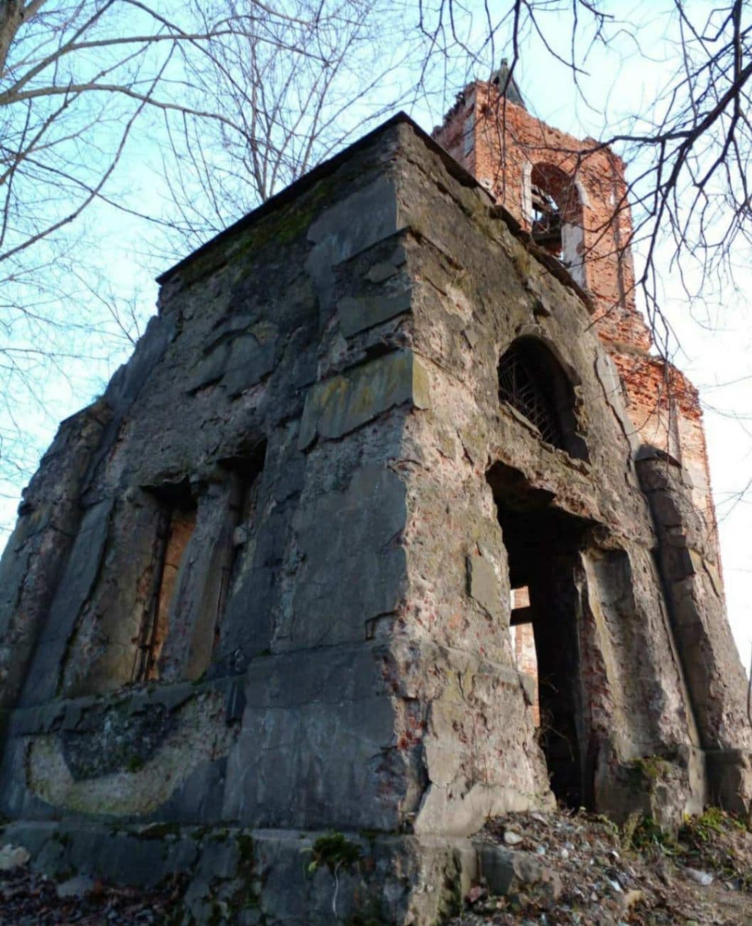 Smolyany. Church of St. Alyaksei (ruins).