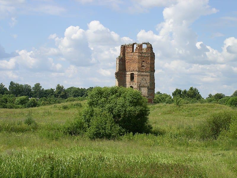 Smolyany. White Kovel Castle.