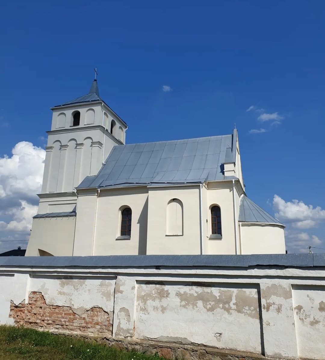 Новы Свержань. Касцёл Пятра і Паўла.