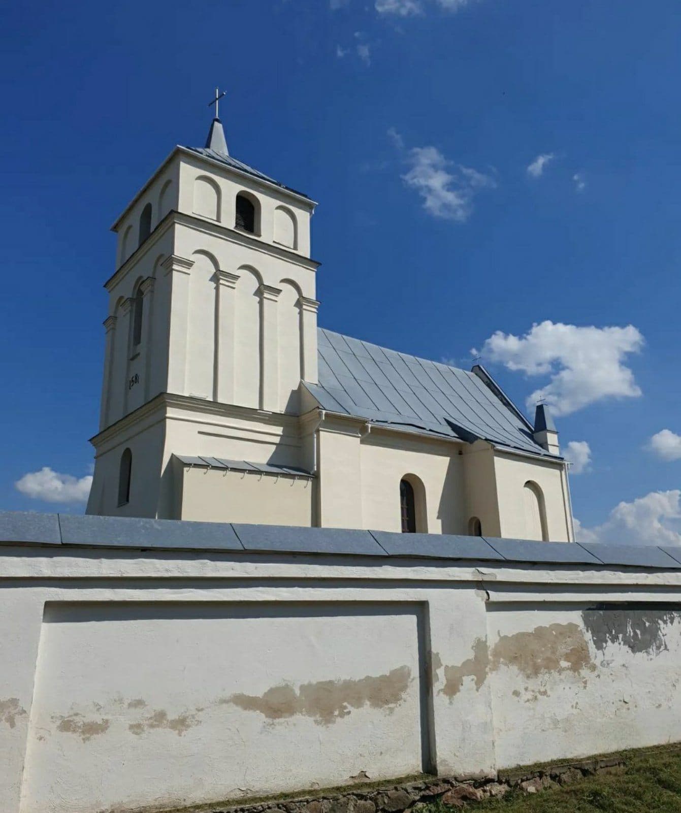 Новы Свержань. Касцёл Пятра і Паўла.