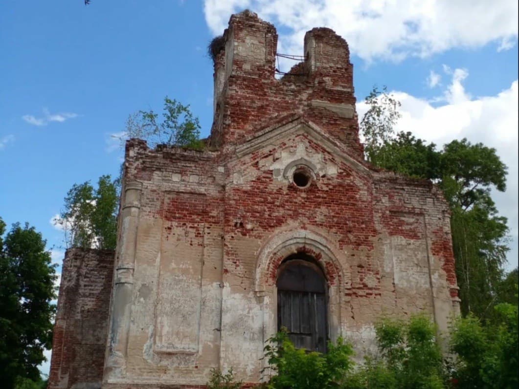 Межево. Покровская церковь (руины).