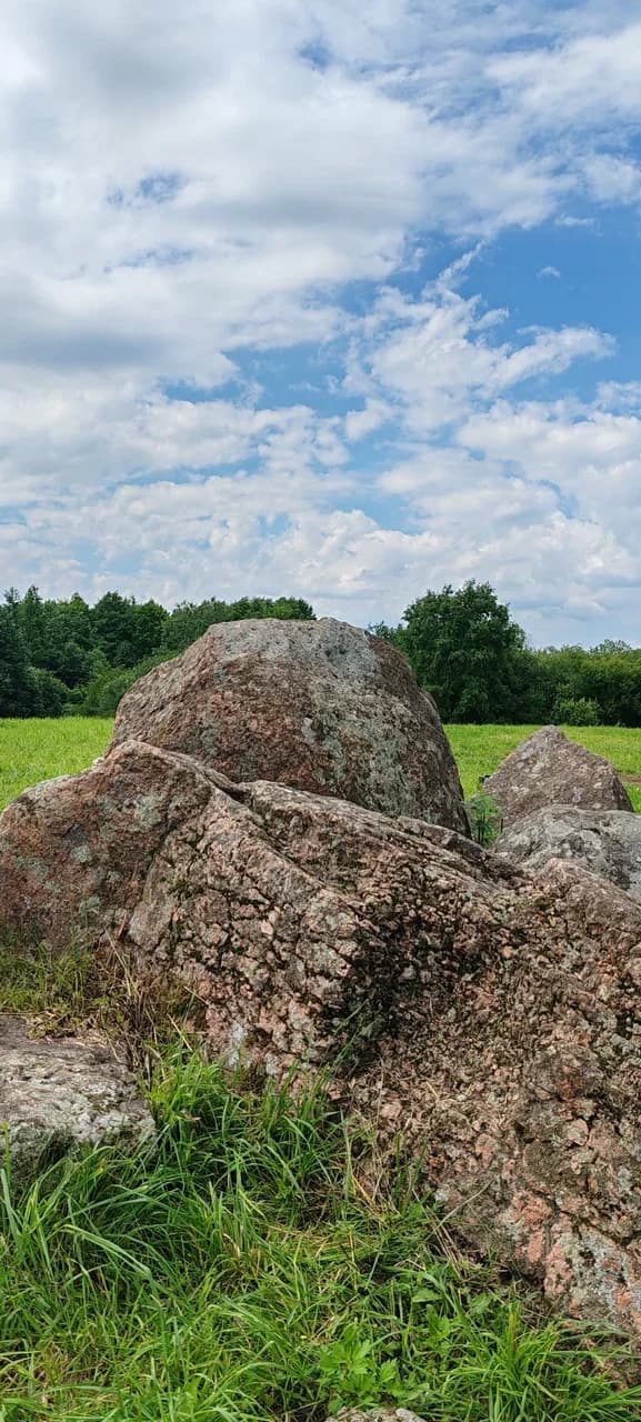 Cluster of boulders Yanovo (Great Stone Bikulnitsky).