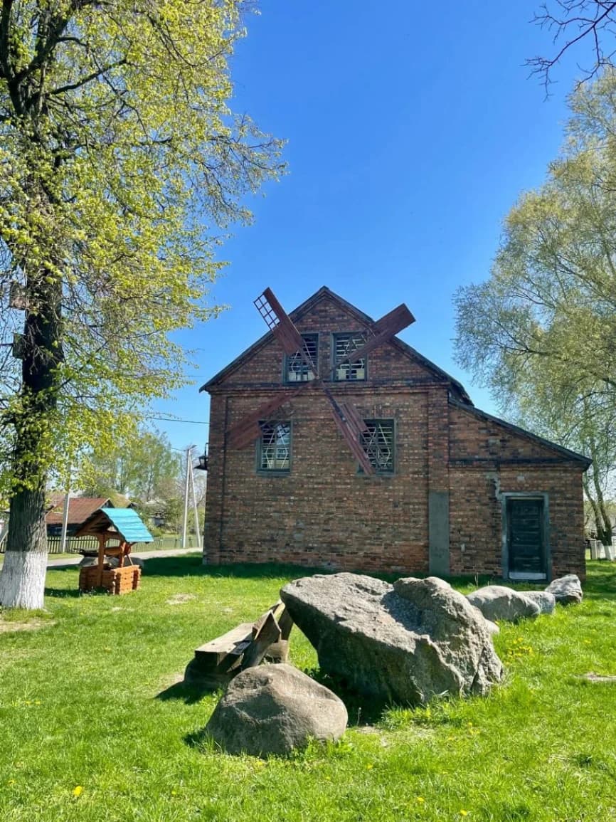 Pokrashevo. Museum in the building of the former mill