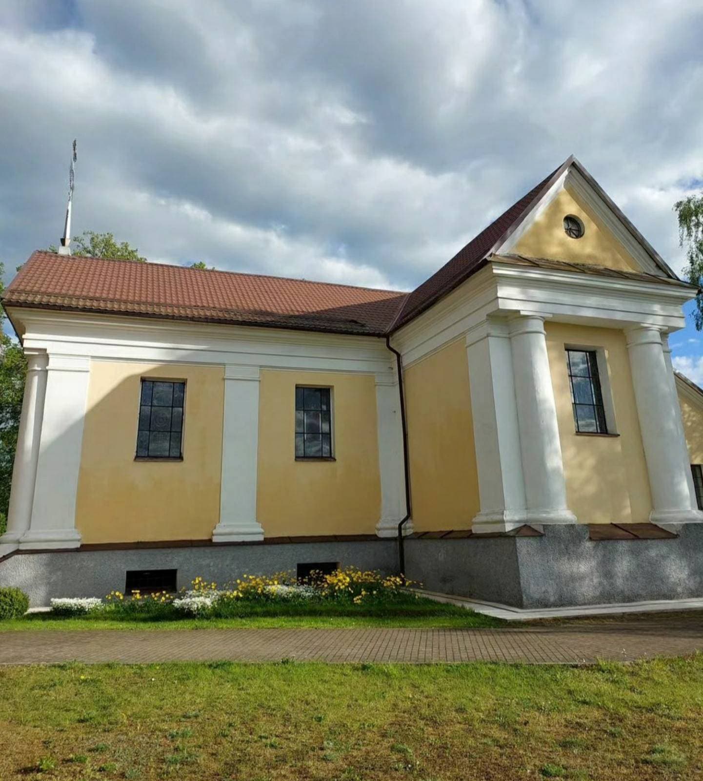 Шэметава. Касцёл Маці Божай Нястомнай Дапамогі.