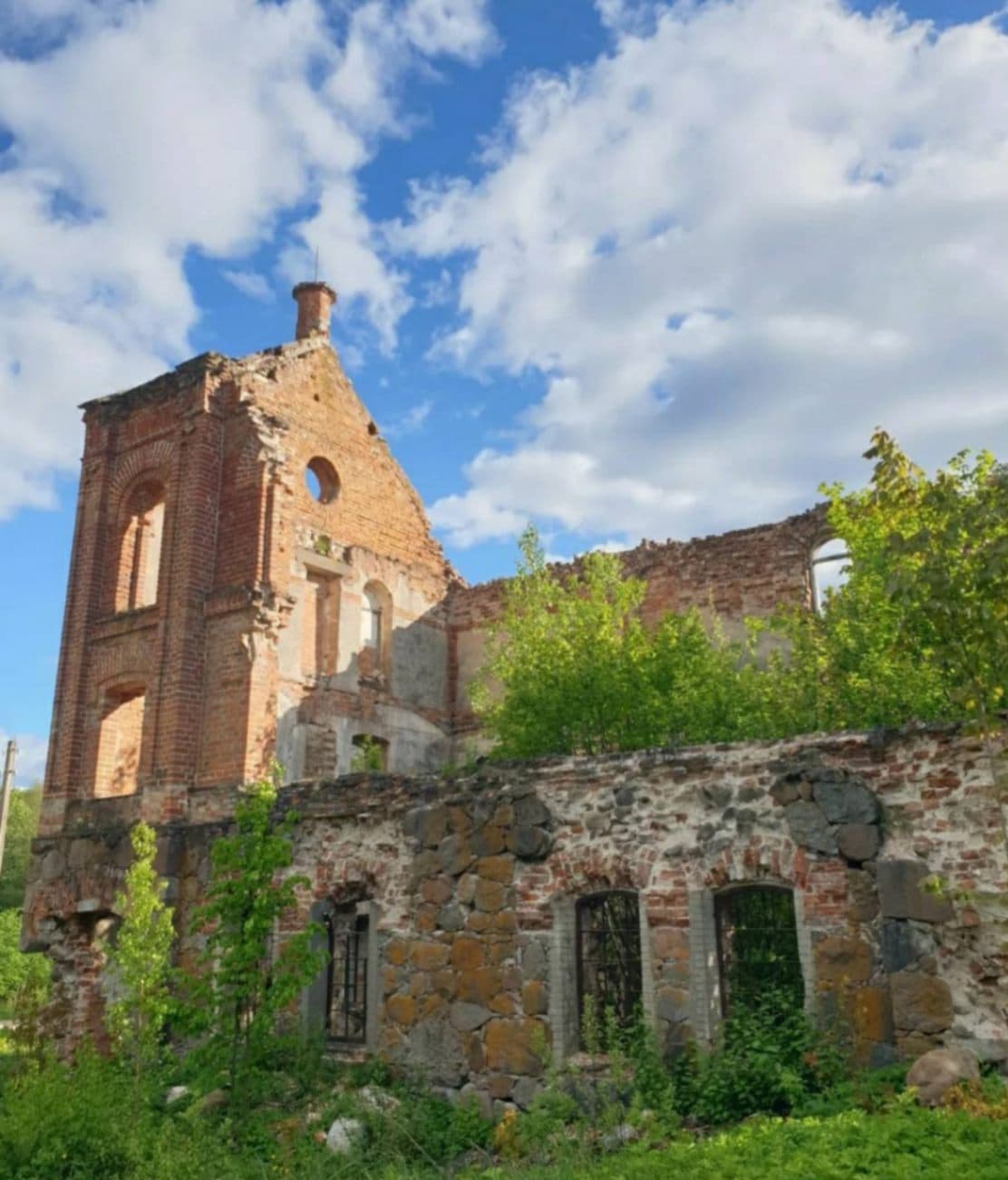 Shemetovo. Ruins of the Skirmunts' estate.