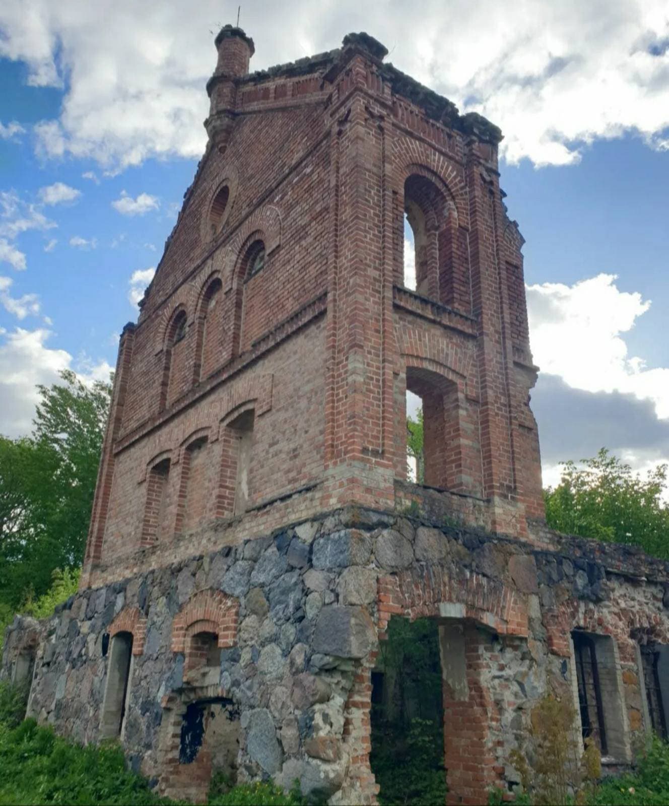 Shemetovo. Ruins of the Skirmunts' estate.