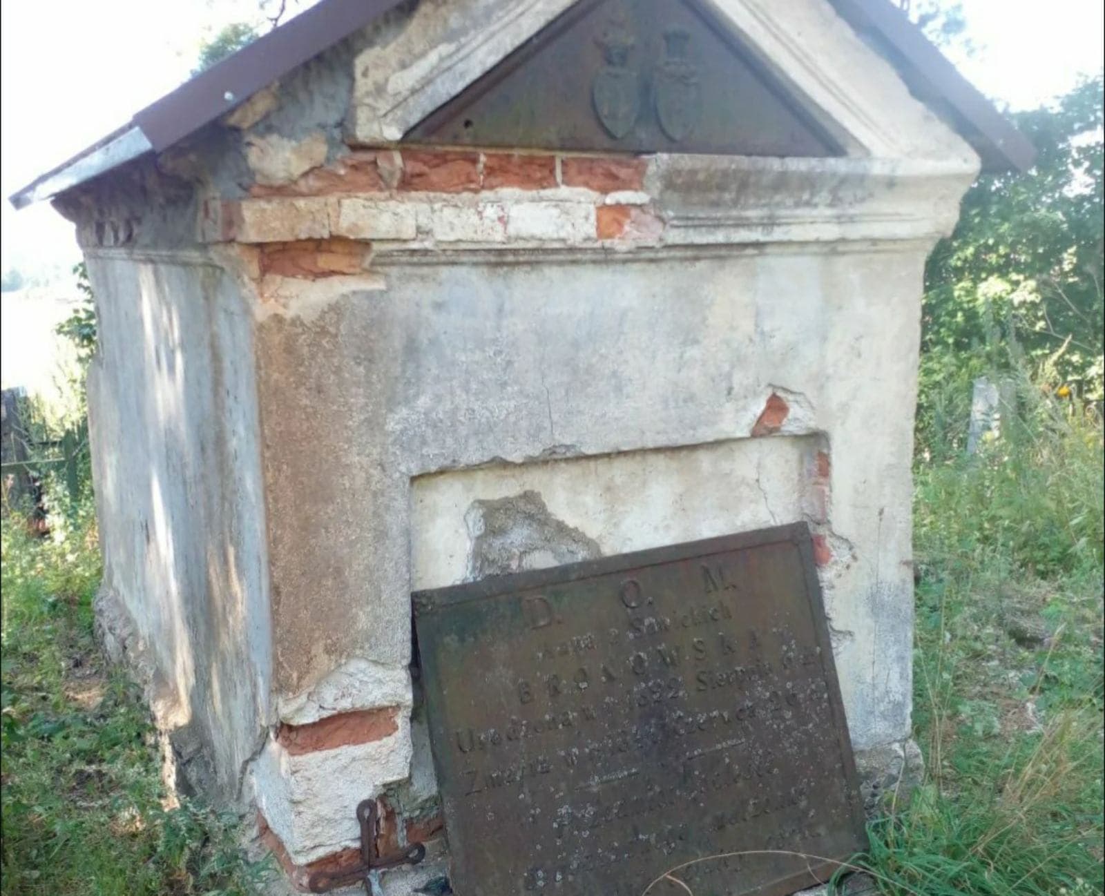 Vishnevo. Old Catholic cemetery.