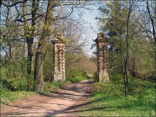 Duboe. Kuzhanetsky Manor Park.