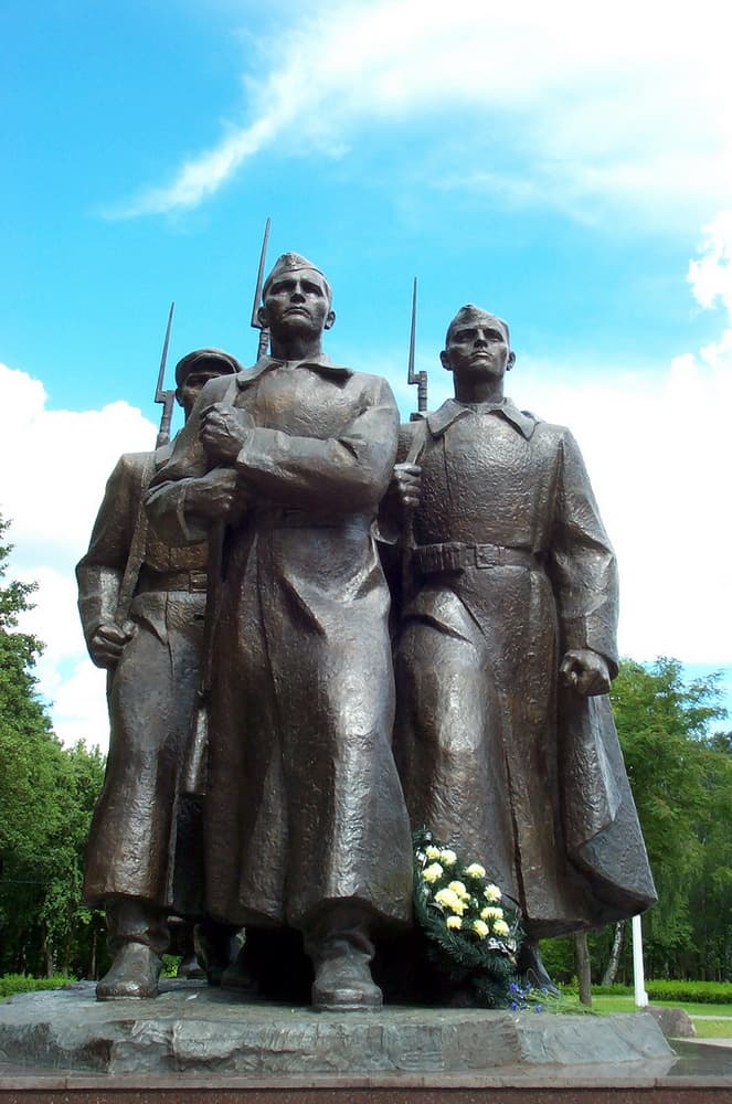 Zhodino. Monument in honor of the Soviet patriotic mother.