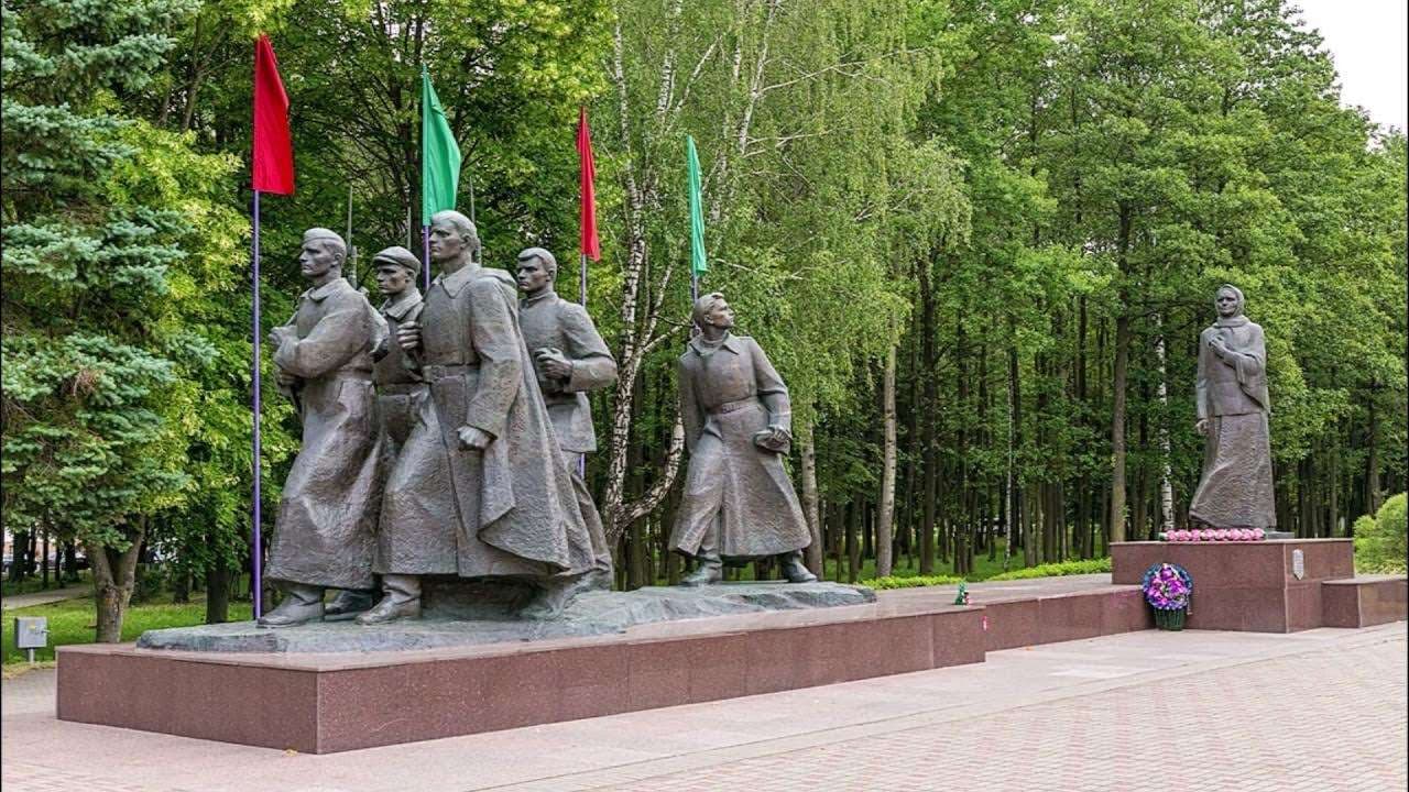 Zhodino. Monument in honor of the Soviet patriotic mother.