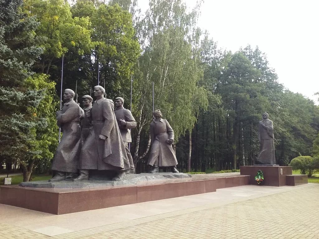 Zhodino. Monument in honor of the Soviet patriotic mother.