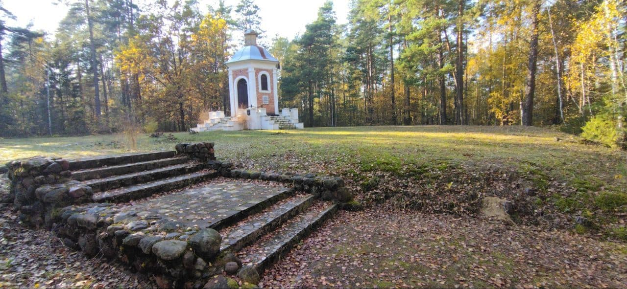 Poddubno. Chapel for those killed in the battle with Napoleon in 1812.