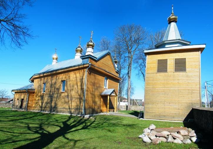 Трабы. Церковь святых Петра и Павла.