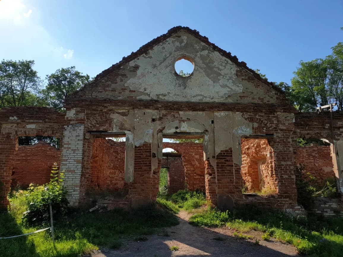 Semkovo. The ruins of the manor house.